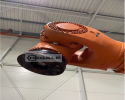 Maschine: KUKA KR360 R2830 Industrieroboter