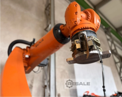 Maschine: KUKA KR 240 R2900 C Ultra Industrieroboter