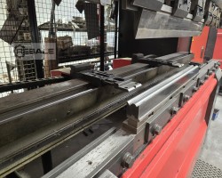 Maschine: AMADA HFE M2 1003 CNC Abkantpressen