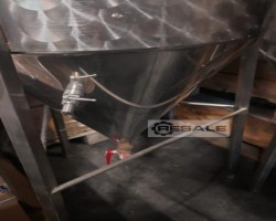 Maschine:   Edelstahltanks und Behälter
