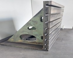 Maschine:  B 1250 x H 1600 mm Aufspannwinkel