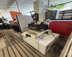 Maschine: CHMER CM-H32Z Lochbohr-EDM-Maschine