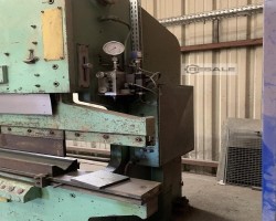 Maschine: SAGITA BEYELER 200/4000 Horizontalpressen