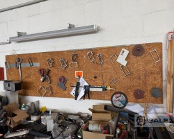 Maschine:   Werkbänke