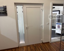 Maschine:   Muster-Ausstellungs-Kunststoff-Außentür