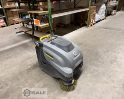 Maschine: KäRCHER  Kehrmaschine