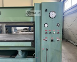 Maschine: MANNI 2500×1300 Furnierpressen