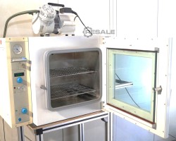 Maschine: HERAEUS (THERMO FISHER) VT 6060 M + Vakuumpumpe KNF Trockenöfen