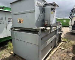 Maschine: LUDDEN AND MENNEKES STV1000 Containerpressen