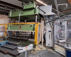 Maschine: HYMAG HS 4 160-K3 Viersäulenpressen