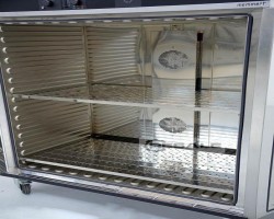 Maschine: MEMMERT ULE800 Trockner