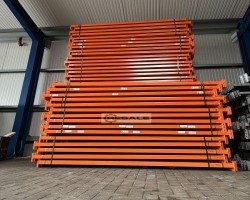 Maschine: FERALCO  / K: 80 X 50 MM lichte Weite: 2.700 mm Palettenregale