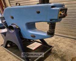 Maschine: ECKOLD KF324 Bördelmaschinen