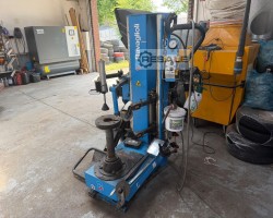 Maschine: RAVAGLIOLI  Reifen-Montiermachine