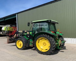 Maschine: JOHN DEERE 5820 Frontladertraktoren