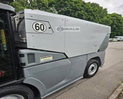 Maschine: KäRCHER MC250 Kehrmaschinen