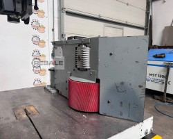 Maschine: CENTAURO R800 Vertikalbandsägen