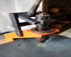 Maschine:   Manuelle Pressen