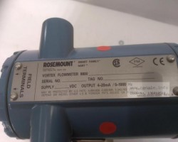 Maschine: ROSEMOUNT Vortex 8800, F020SD1N3D1I1M5 Durchflussmessgerät Vortex 8800