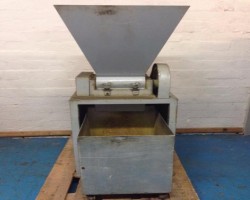 Maschine:  Mühle Mohnmühle