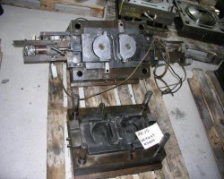 Maschine: DERASCON Set-out moulds Spritzgussformen