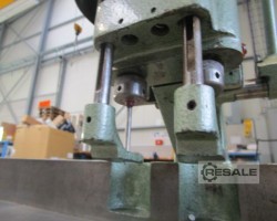Maschine: HANG 136 D Papierbohrmaschinen