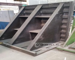 Maschine: SCHARMANN AND MORE  Winkeltische