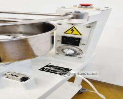 Maschine: DIOSNA Labor Hubkneter