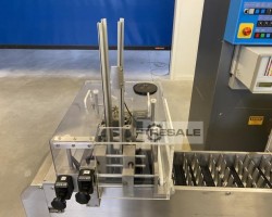 Maschine: UHLMANN C100 LB Flaschen / Blister Faltschachtelkartonierer