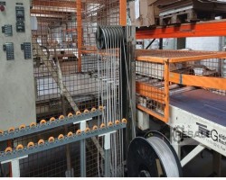 Maschine: GELDMEIER  Kartonverschliessmaschinen