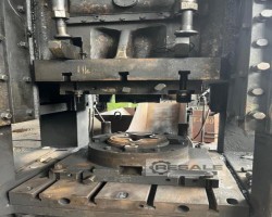 Maschine: TMP VORONEZH K9538 630 t Mechanische Besäumpresse