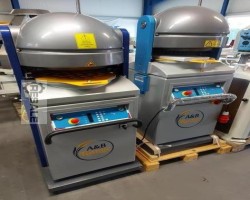 Maschine: A + B RUNGE / DAUB Automatik Brötchenpressen