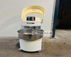 Maschine:  Iris 30 Knetmaschine