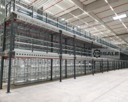 Maschine:  10x25m Uk: 3,0m Lagerbühne