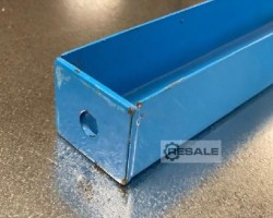 Maschine:  300 mm Regalverbinder