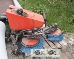 Maschine: CARRARO  Kehrmaschinen