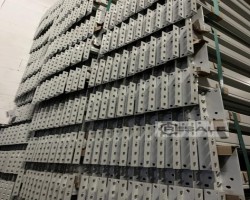 Maschine: SSI SCHäFER PR 600/ 2400 mm Palettenregaltraverse