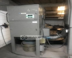 Maschine:  Grit Blast Strahlanlage mit DCE-Staubabsaugung