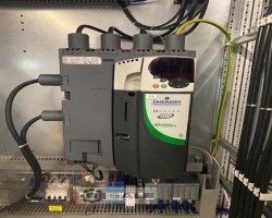 Maschine: KBA-BAUMüLLER Motor / Mentor RA 106 Hauptmotor einschl. Mentor-Steuerung