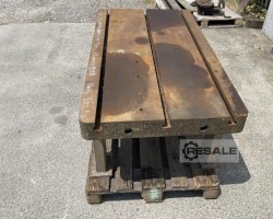 Maschine:  1305 x 800 x 100 mm Montagetische