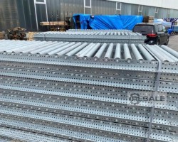 Maschine:  Roller conveyor Paletten/ / Fördertechnik