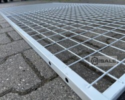 Maschine:  2200 x 1200 mm Rückwandgitter