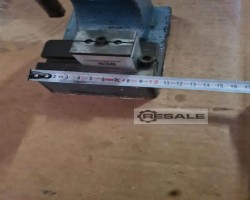 Maschine:   Kniehebelpressen