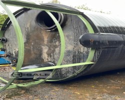 Maschine:   Behälter