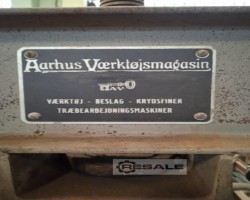 Maschine:   Korpuspressen