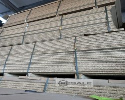 Maschine: UNILIN DIVISION PANELS 2.600 x 1.020 x 38 mm / P4 Spanplatten / Bodenbelag für Lagerbühnen