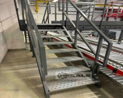 Maschine:   Übergang/Treppen/Überstieg