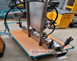 Maschine:   Doppel-Kolbendosierpumpe