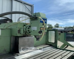 Maschine: MAHO MH 600 E2 CNC Fräsmaschinen