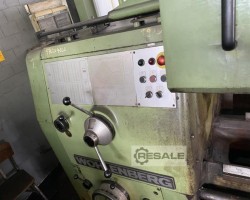 Maschine: LÖW V 1000 Universaldrehmaschinen